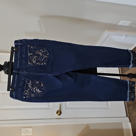 Jeans - Picture 8 of 16